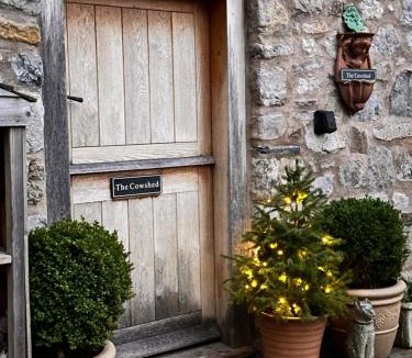 Acrefair Bed & Breakfast | The Cowshed