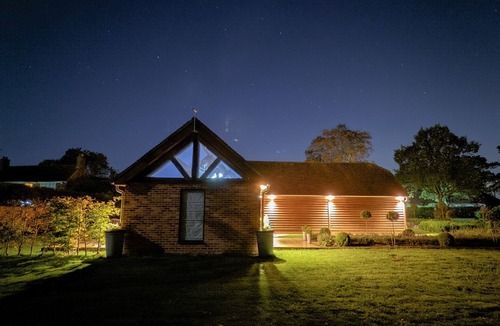 Tenterden House | The Cowshed, Luxury Barn Conversion, Tenterden