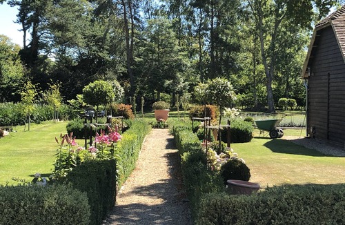 Tenterden House | The Cowshed, Luxury Barn Conversion, Tenterden