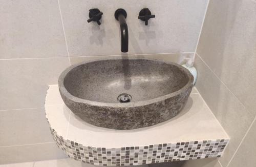 Bromsgrove House | The Cowshed - Luxury Barn with Hot Tub