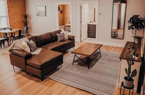 Ennis Apartment | The Cowtown Loft, Ennis
