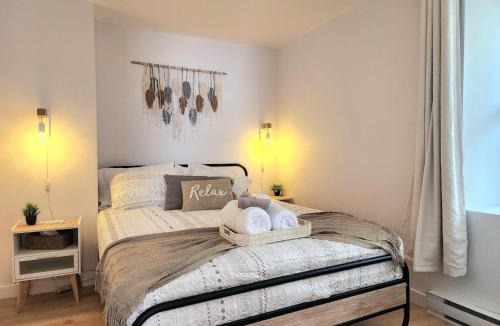 Quartier 5-4 Apartment | The Coziest - Hot Tub - EV Chrger & Free Parking