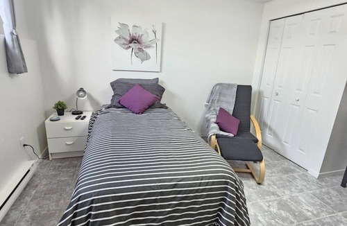 Communaute-Urbaine-de-l'Outaouais Apartment | The Cozy Bachelor Gatineau/Ottawa