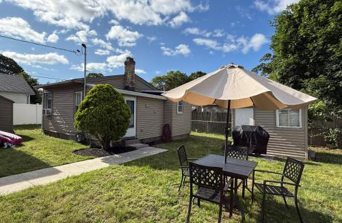 Warwick House | The Cozy Back Bungalow