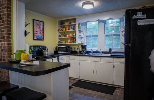 Chapel Hill House | The Cozy Bungalow - Official Historic Home Near UNC!