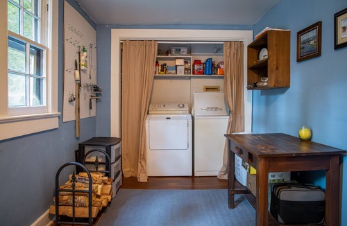 Chapel Hill House | The Cozy Bungalow - Official Historic Home Near UNC!