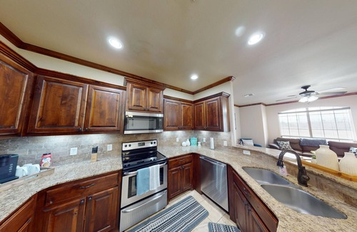 Woodward House | The Cozy Casa : Comfort Awaits!