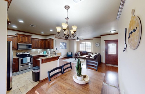 Woodward House | The Cozy Casa : Comfort Awaits!