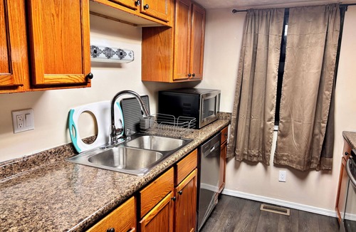 Dayton Condo | The Cozy Condo