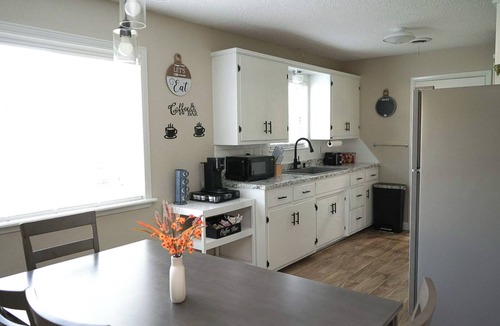 Woodward House | The Cozy Corner, Family Friendly, Game Room + WiFi