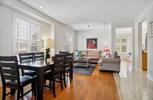 Richmond Hill House | The cozy corner House in the Richmond Hill