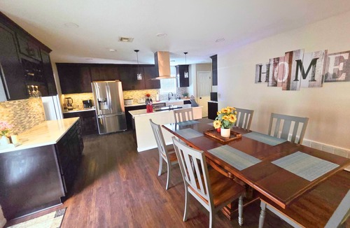 Bellmead House | The Cozy Corner - Pet friendly & 10 minutes from downtown, away from the traffic