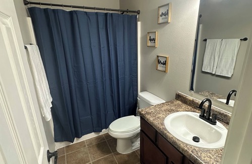 Pryor House | The Cozy Corner Spacious 3BR w/Firepit