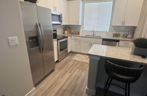 Celina House | The Cozy Cottage: Clean, Comfortable & Perfectly Located