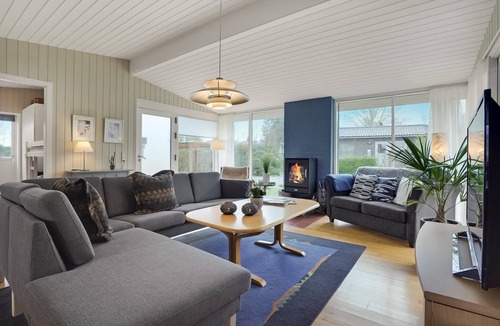 Kettingskov House | The cozy cottage is located in the quiet cottage settlement of Kettingskov.