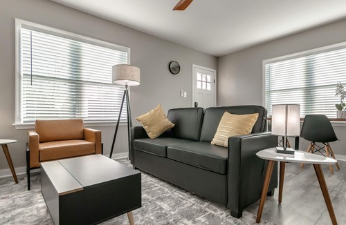 Bartlesville Cottage | The Cozy Cottage