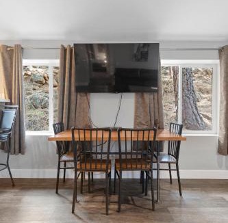 Flagstaff Ski Chalet | The Cozy Cottage