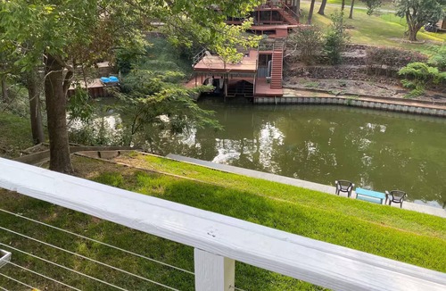 Tool House | The Cozy Cove at Cedar Creek Lake: Kayaks, Dock, Kids & Dog Friendly!