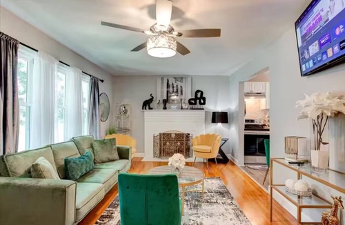Woodland Heights House | The Cozy Emerald - 5 Location