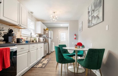 Woodland Heights House | The Cozy Emerald - 5 Location