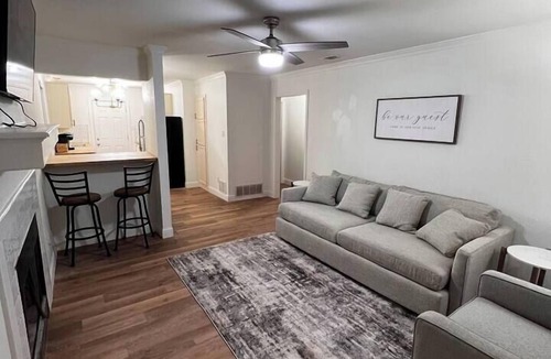 Abilene House | The Cozy Getaway Near Zoo/Expo