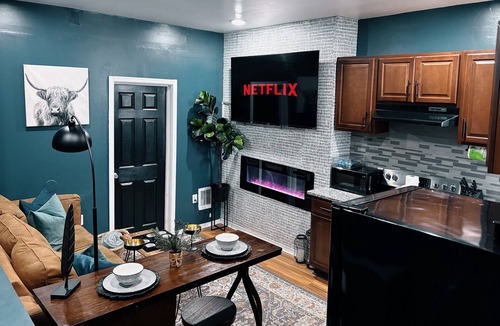 West Philadelphia Apartment | The Cozy Getaway Suite