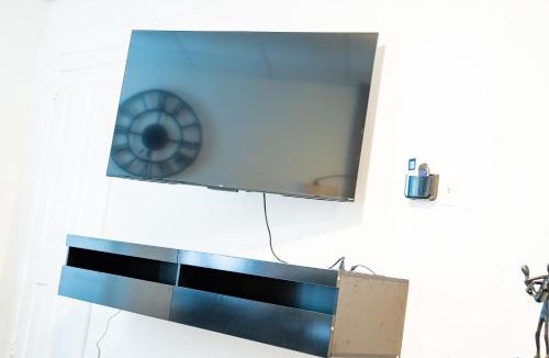 Reading Apartment | The Cozy Grey Haven Home - 1st floor