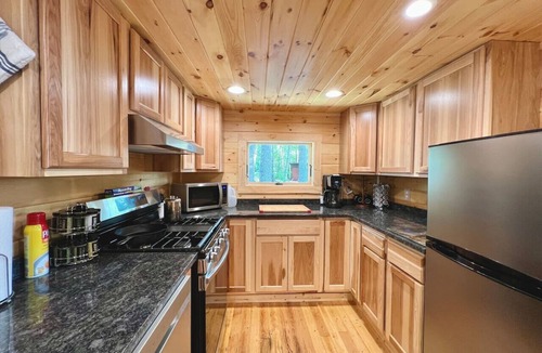 Old Town Cabin | The Cozy Maine Cabin!