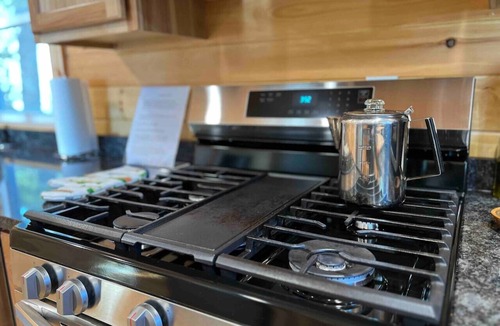 Old Town Cabin | The Cozy Maine Cabin!