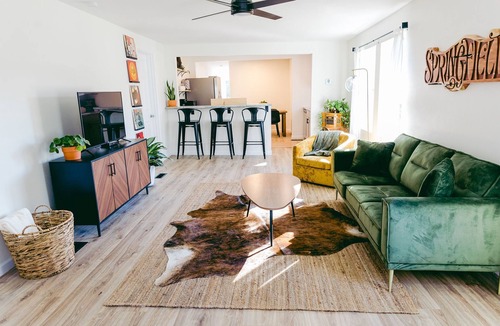 Springfield House | The Cozy Mansion!