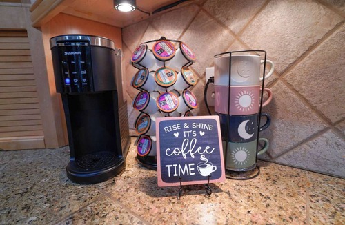 Overland Park House | The Cozy Nest- Central Overland Park, Near Highway