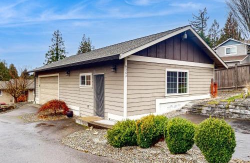 Bonney Lake Hotel | The Cozy Nook