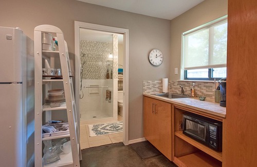 Northeast Dallas House | The Cozy Owl Cottage - so close to so much