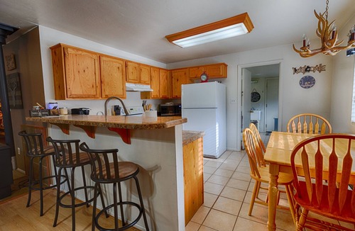 Pinetop-Lakeside Cabin | The Cozy Pinetop Cottage with hot tub
