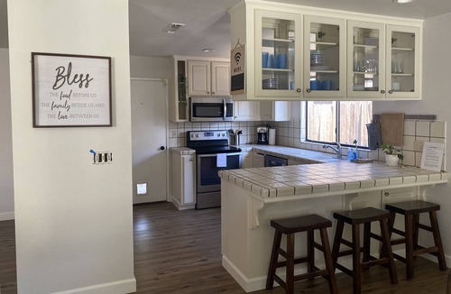 Oakdale House | The COZY SPOT - Oakdale!