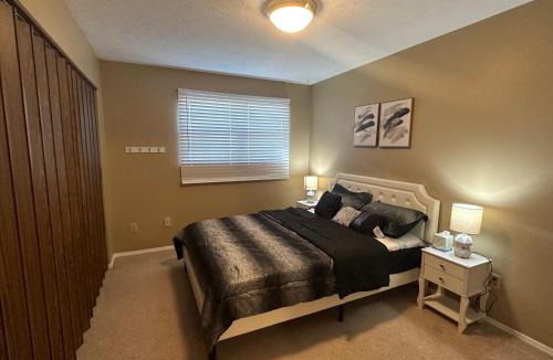 Fairborn Apartment | The Cozy Townhouse WPAFB & WSU