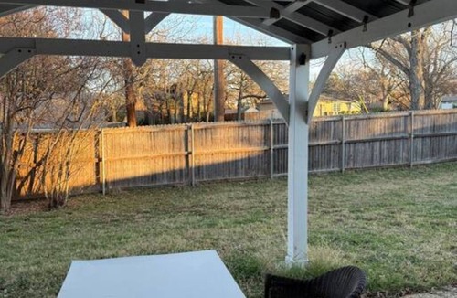 Highland Village House | The Cozy Tumbleweed: TennisCourts-Trails-NearbyLake