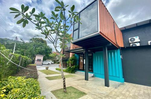 Larut Hotel | The Cozytainer