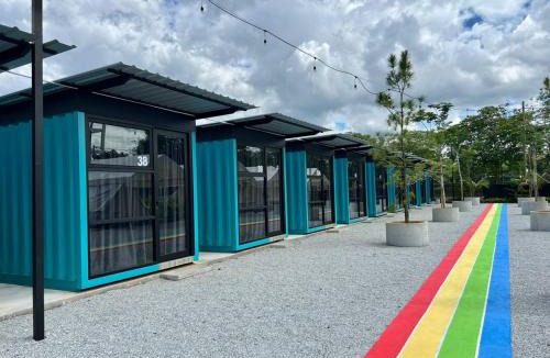 Larut Hotel | The Cozytainer