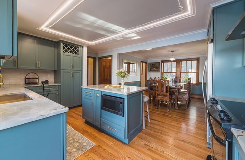Norfolk House | The Craftsman - Handcrafted escape on Pond 2BR 2BA