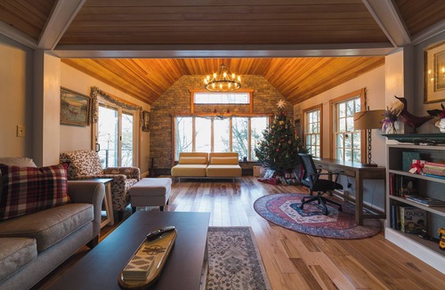 Norfolk House | The Craftsman - Handcrafted escape on Pond 2BR 2BA