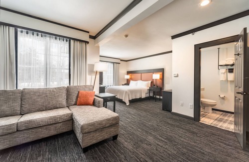 Fayetteville Hotel | The Craftsman Inn & Suites