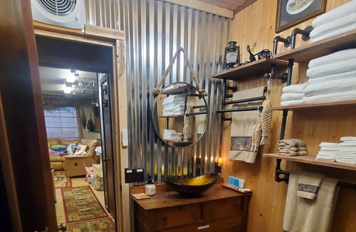 Shorterville Cabin | The Crappie Shack LLC