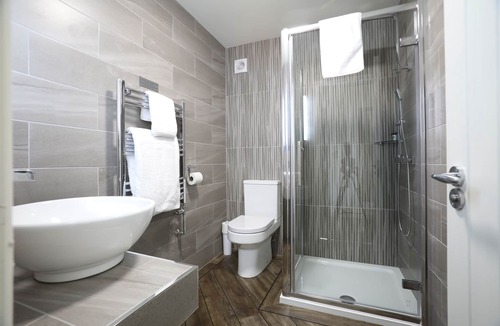 Kelbrook Hotel | The Craven Heifer Inn