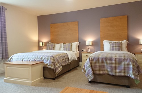 Kelbrook Hotel | The Craven Heifer Inn