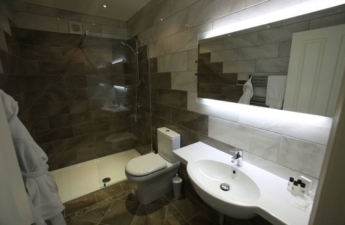 Kelbrook Hotel | The Craven Heifer Inn