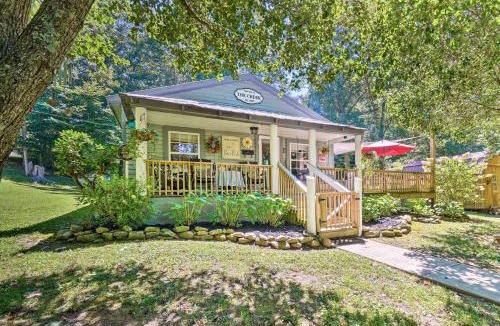 Newcomb House | 'The Creek' Winfield Gem: 73 Acres of Privacy