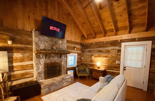 Piper Gap Cabin | The Creekside Cabin - Hot-Tub