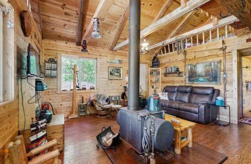 Cascade House | The Creekside Cabin