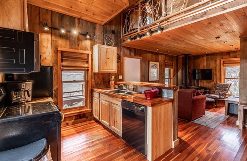 Ponca Condo | The Creekside Cabin